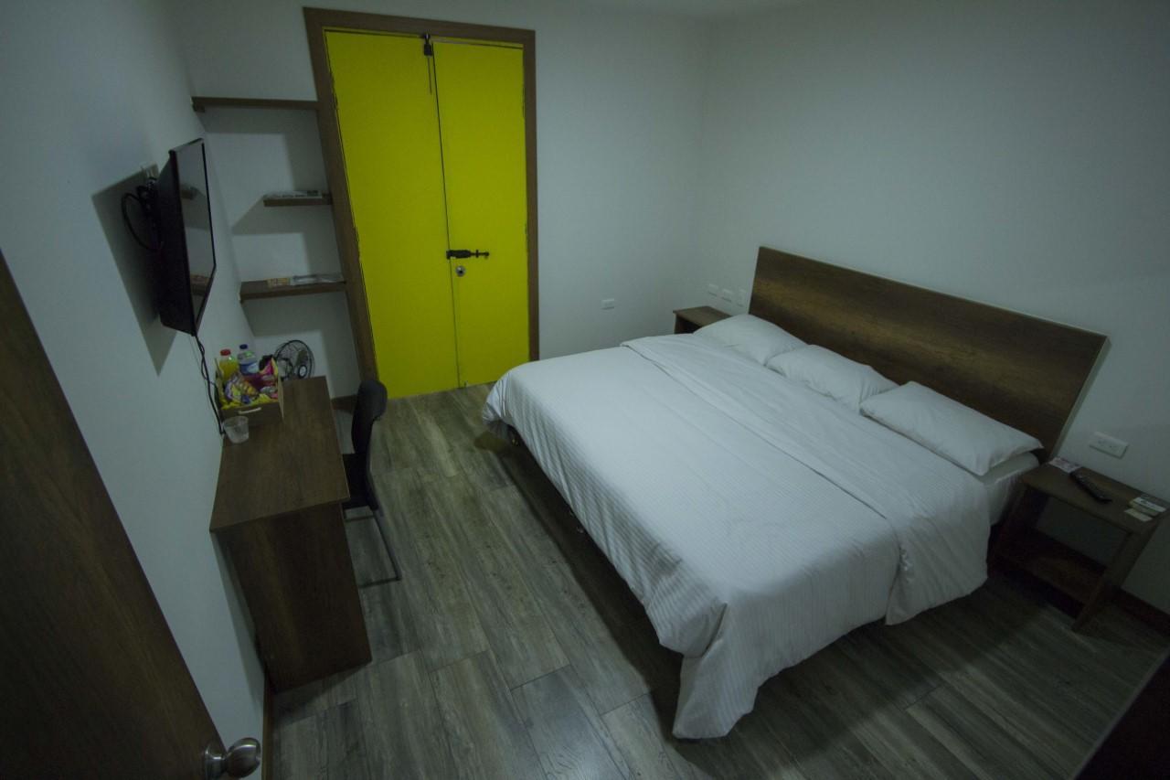 Hotel Junior Plaza Apía エクステリア 写真