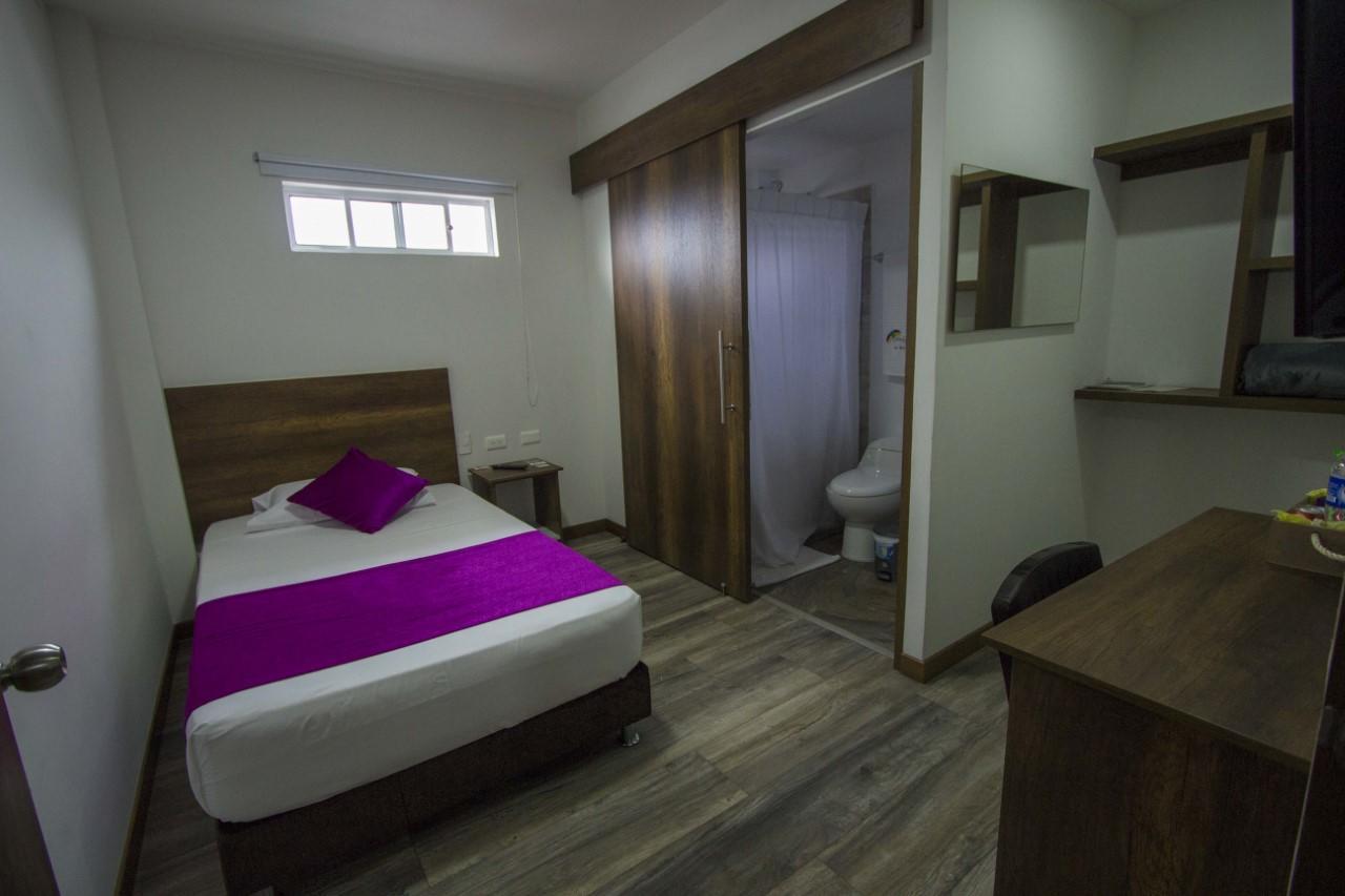 Hotel Junior Plaza Apía エクステリア 写真