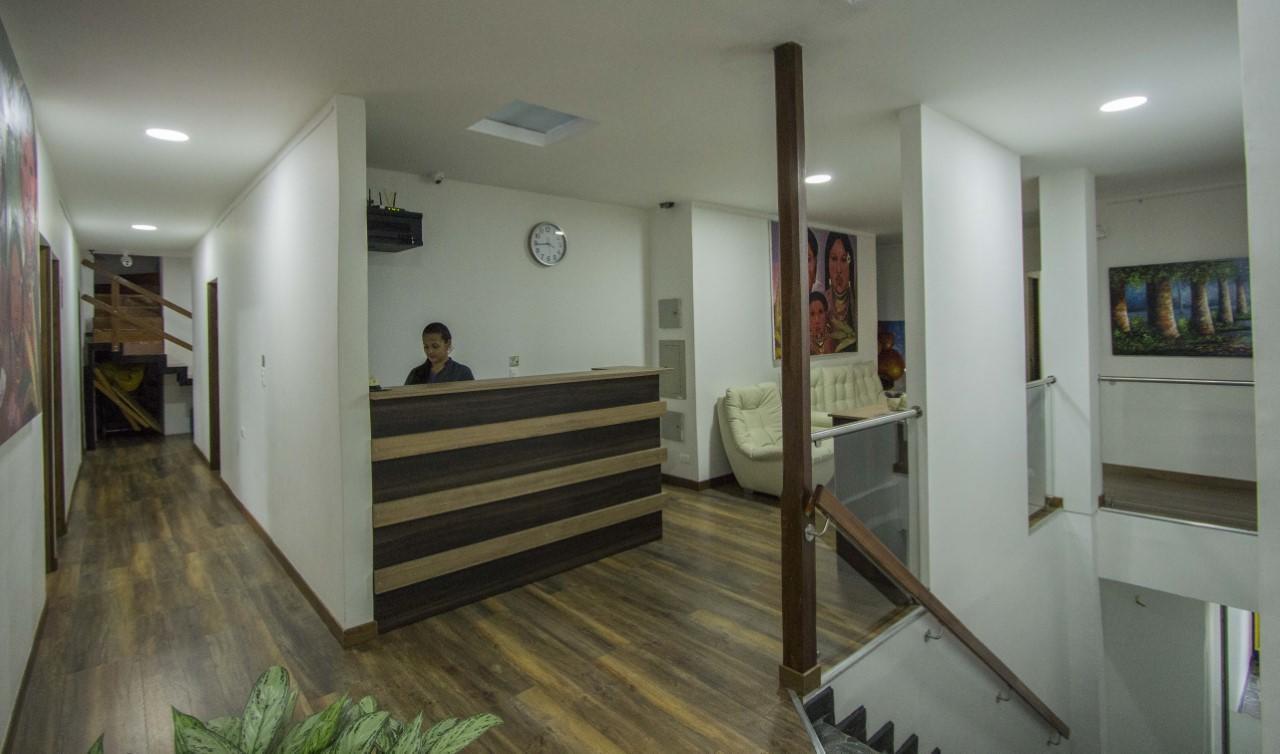 Hotel Junior Plaza Apía エクステリア 写真
