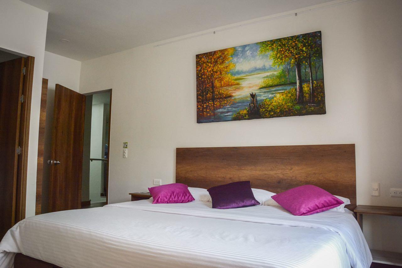 Hotel Junior Plaza Apía エクステリア 写真