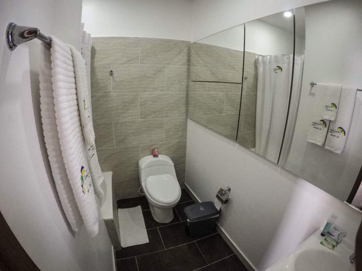Hotel Junior Plaza Apía エクステリア 写真
