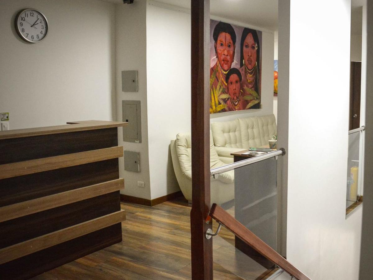Hotel Junior Plaza Apía エクステリア 写真